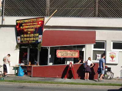 Maskenausstellung 2011 Bild 60