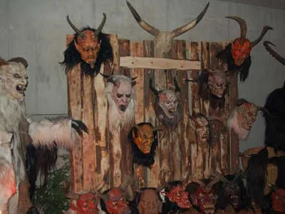 Maskenausstellung 2011 Bild 55