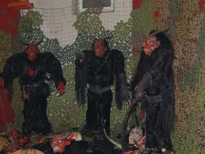 Maskenausstellung 2011 Bild 51