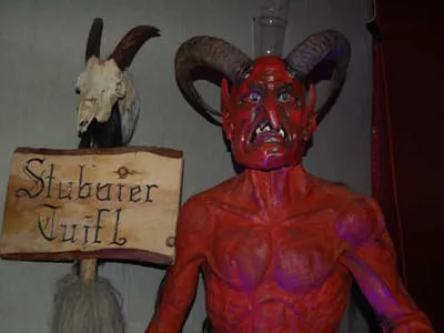 Maskenausstellung 2011 Bild 24