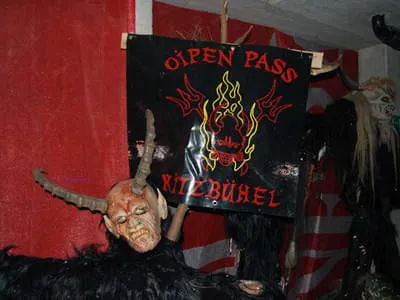 Maskenausstellung 2011 Bild 23
