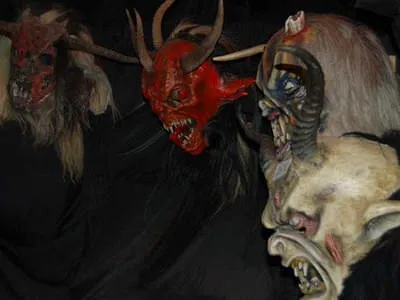 Maskenausstellung 2011 Bild 19