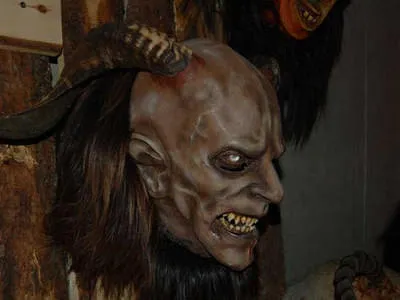 Maskenausstellung 2011 Bild 17